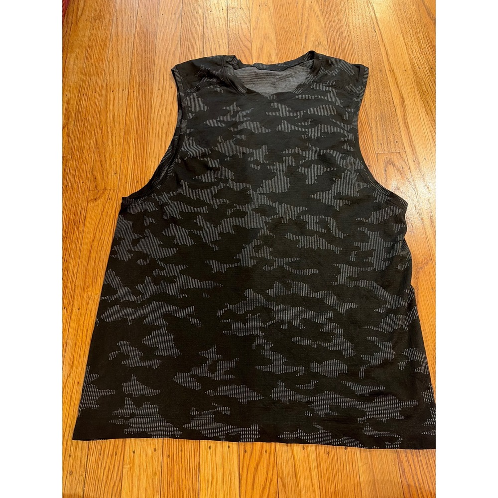 Lululemon Metal Vent Tech Sleeveless 2.0 Tank Top Mens Medium Black Camo